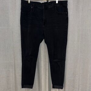 Madewell black distressed ankle Jeans